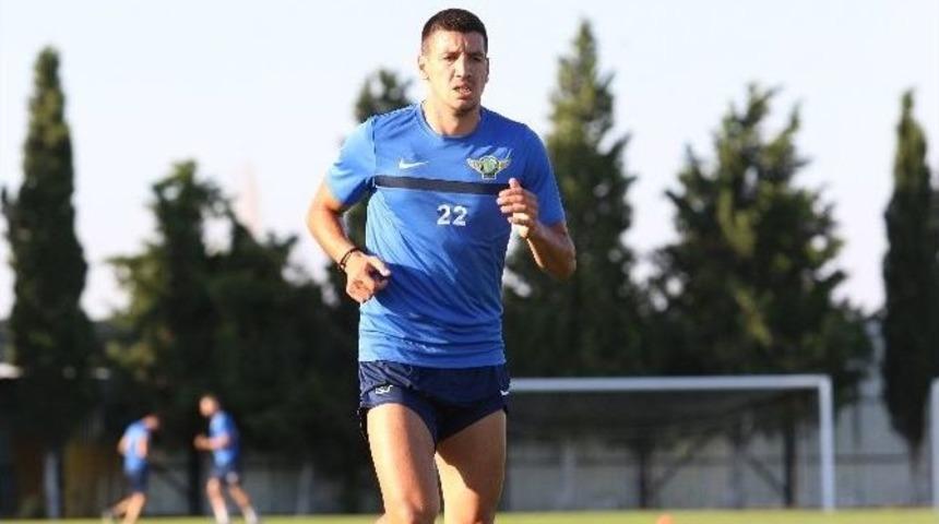 Akhisar Belediyespor, 2 Oyuncuyu Kadrodan &Ccedil;ıkardı