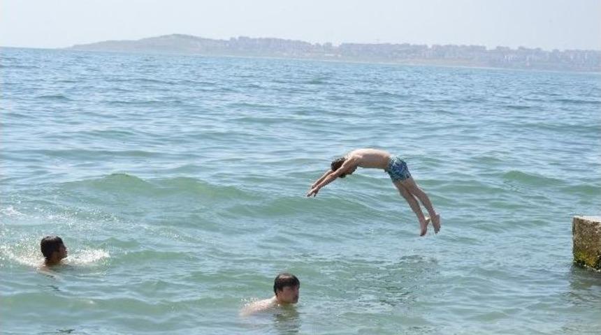 G&uuml;rpınar Ve Marina&rsquo;daki Halk Plajlarında Yapılan &Ouml;l&ccedil;&uuml;mlerde Deniz Tertemiz