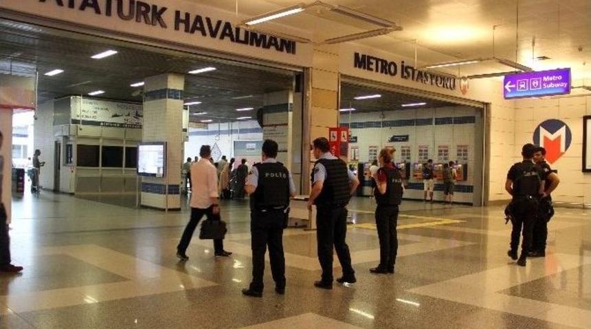 Metro Girişlerinde Yoğun G&uuml;venlik &Ouml;nlemi