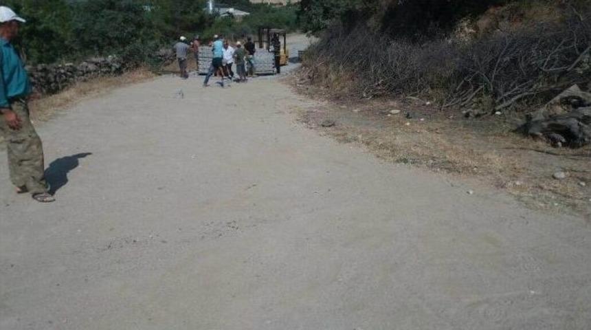 Salihli&rsquo;de Mahalle Yollarına Taş D&ouml;şeniyor