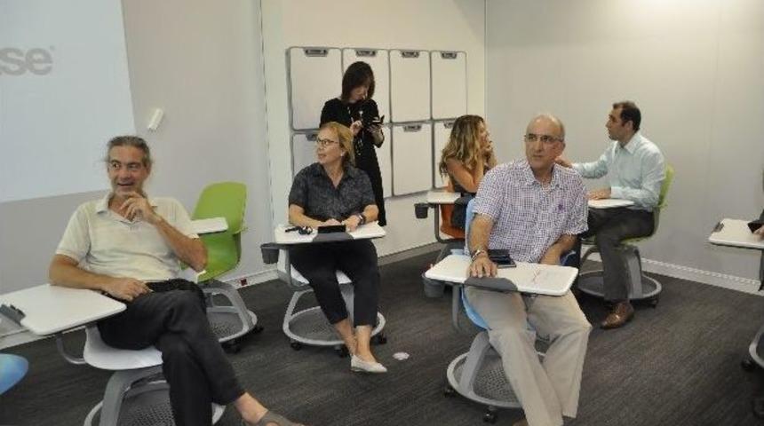 Kadir Has &Uuml;niversitesi Ve Steelcase Education Ortaklığıyla Aktif &Ouml;ğrenme Merkezi Kuruldu