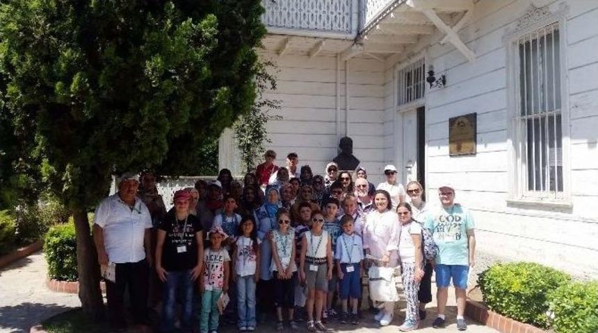 &Ccedil;&ouml;lyak Ve Fenilketonuri Hastaları Kocaeli&rsquo;nin Tarihi Yerlerini Gezdiler
