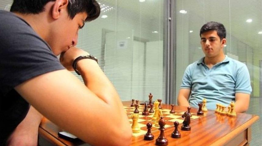 Akademi Lise&rsquo;de Yaz Okulları Devam Ediyor