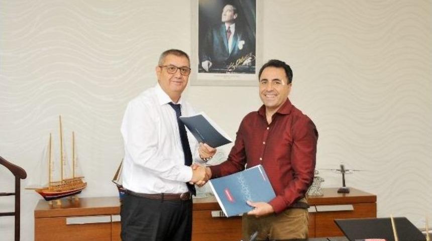 &Uuml;niversite Ve Hastane Eğitim İ&ccedil;in El Sıkıştı