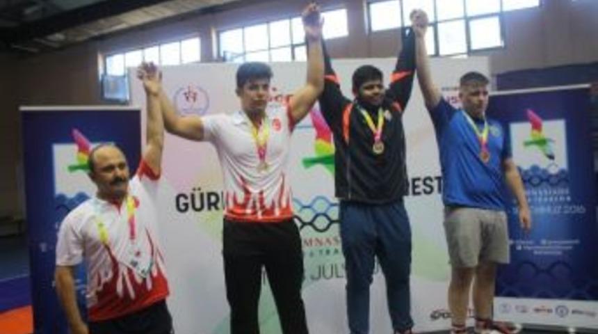 Muratpaşalı Oğuzhan Olimpiyat İkincisi