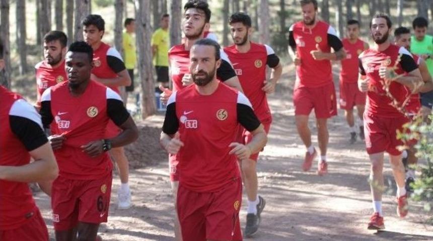 Eskişehirspor, Yeni Sezon Hazırlıklarını S&uuml;rd&uuml;r&uuml;yor