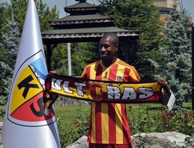 Kayserispor Prejuece Nakoulma İle 1 Yıllık Sözleşme İmzaladı