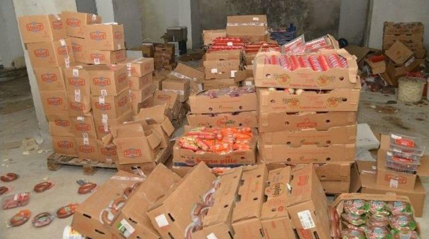 Tarihi Ge&ccedil;miş 1,5 Ton Gıda Maddesi Ele Ge&ccedil;irildi