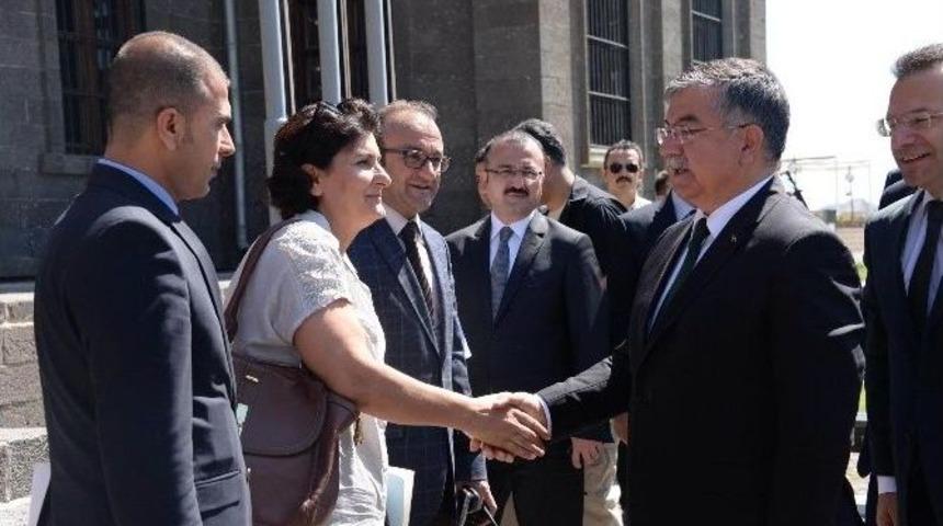 Milli Eğitim Bakanı Yılmaz Diyarbakır&rsquo;da