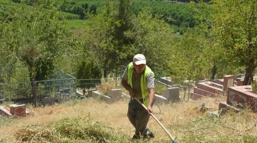 &Ccedil;iftehavuzlar Mezarlığı&rsquo;nda Bakım Ve Onarım Başladı