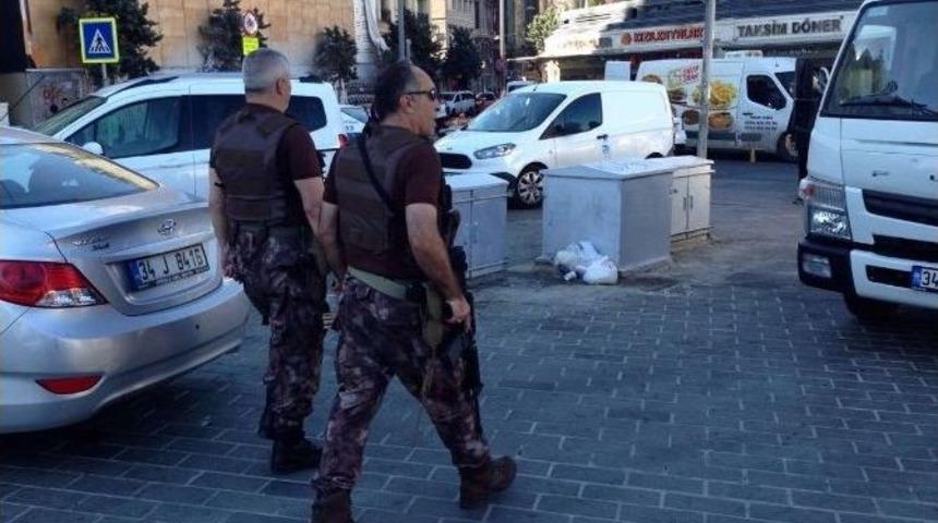 &Ouml;zel Harekat Polisleri Fransa Başkonsolosluğu&rsquo;nda Kuş U&ccedil;urtmuyor