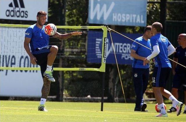 Fenerbahçe’de Yeni Transferler Antrenmana Çıktı