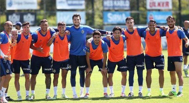 Fenerbahçe’de Yeni Transferler Antrenmana Çıktı