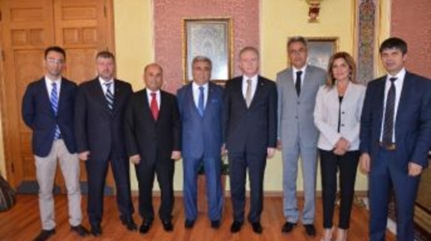 Sivas Tarım Fuarı Tertip Komitesi Vali G&uuml;l&rsquo;&uuml; Ziyaret Etti