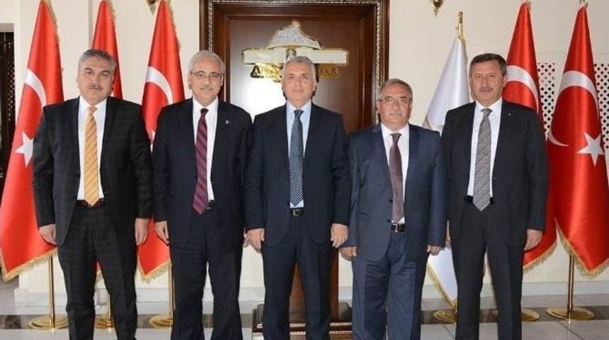 Valiler Afyonkarahisar&rsquo;da Buluştu