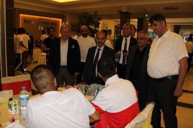 İl Protokolünden Karabükspor’a Moral Ziyareti