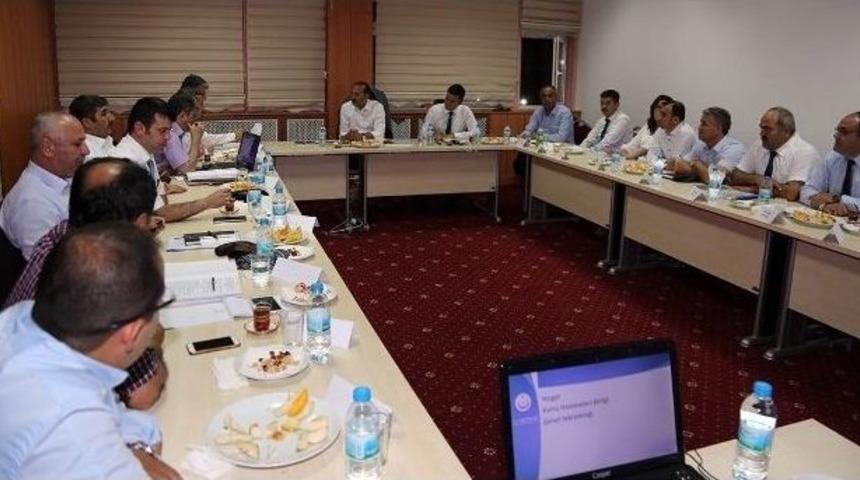 Yozgat Valisi Kemal Yurtna&ccedil;, Brifinglerle Hem Kurumları Hem De Yozgat&rsquo;ı Tanımaya &Ccedil;alışıyor