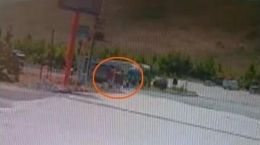 Yaşlı Adamın &Ouml;l&uuml;m&uuml; G&uuml;venlik Kamerasına Yansıdı