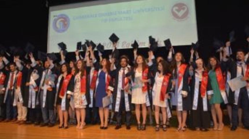 Tıp Fak&uuml;ltesi Mezuniyet T&ouml;reni Yapıldı