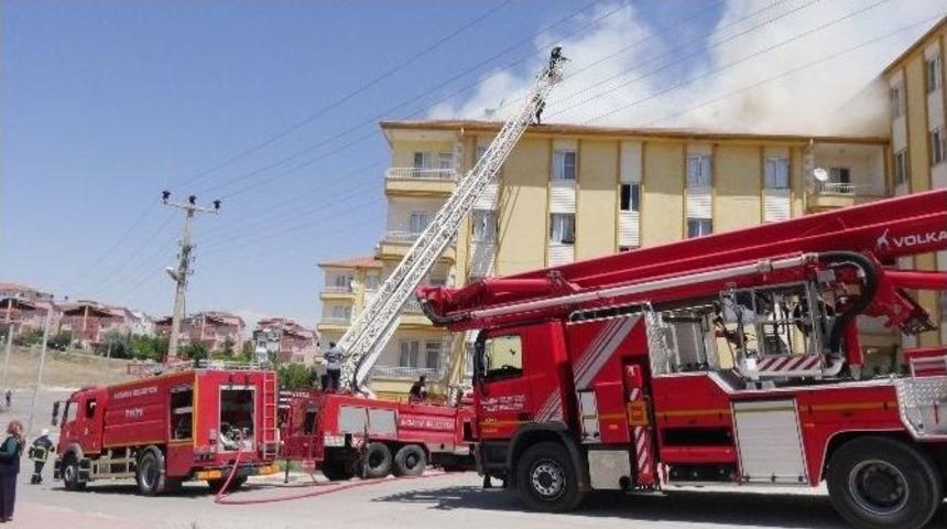 Aksaray&rsquo;da &Ccedil;atı Yangını
