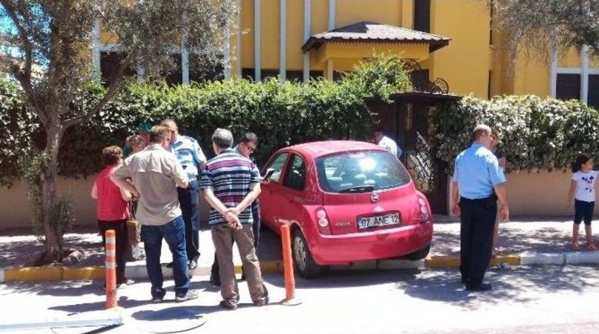Aracıyla Başkanın Evine &Ccedil;arptı