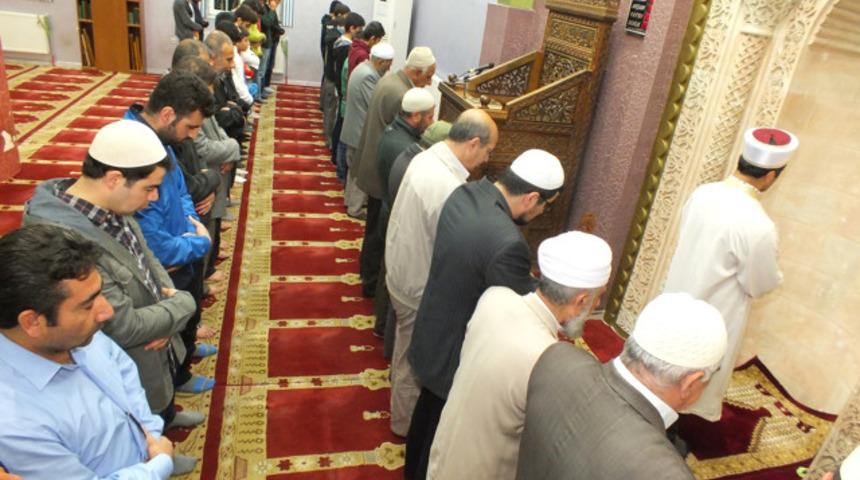 İmamların maaşına haciz koydurdu! Akılalmaz yöntem