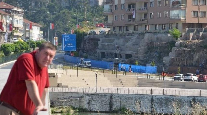 Başkan Tekin, Dekoratif Şelale İnşaatını İnceledi