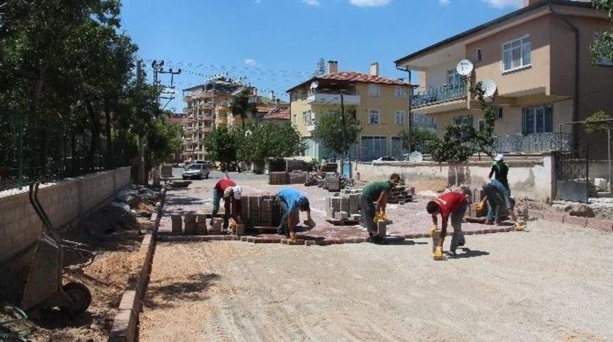 Ortaokul Sokak&rsquo;ta Parke &Ccedil;alışması T&uuml;m Hızıyla S&uuml;r&uuml;yor