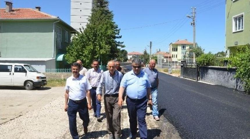 Başkan &Ouml;zg&uuml;ven, Asfalt &Ccedil;alışmalarını Yerinde İnceledi