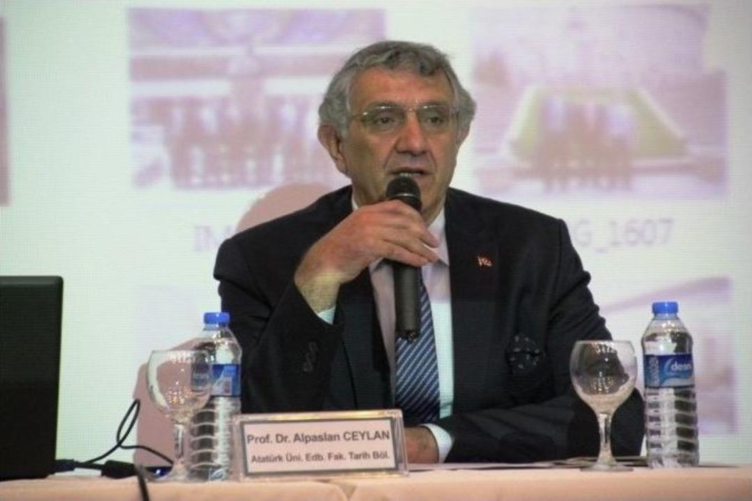 Şair Zihni K&uuml;lt&uuml;r Merkezi&rsquo;nde Dede Korkut Konferansı