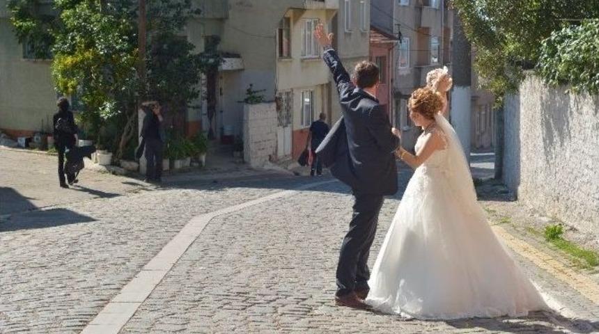 Edincik Yeni Evlilere Fotoğraf &Ccedil;ekim Mekanı Oldu