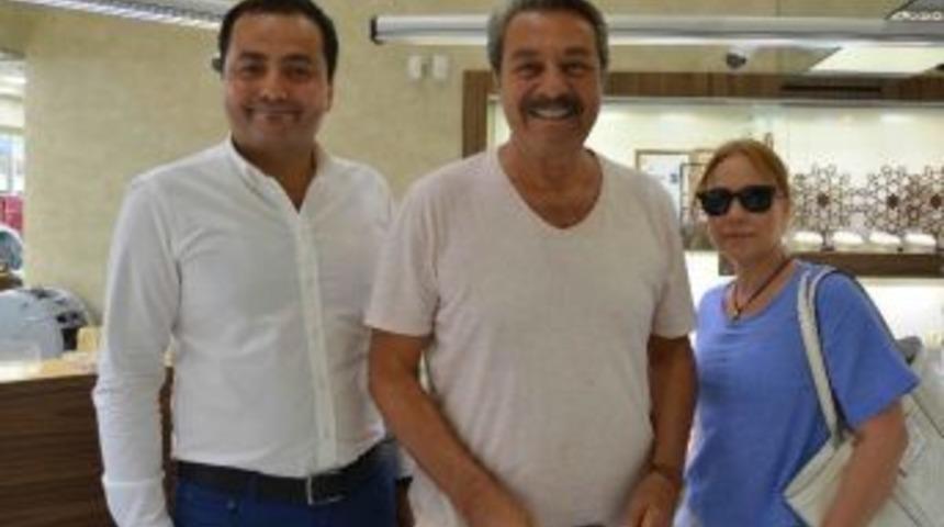 Kadir İnanır&rsquo;a Muğla&rsquo;da Yoğun İlgi