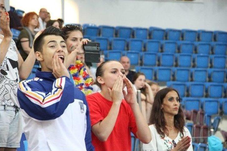 Şampiyon Jimnastikçi Ayşe Begüm Finalde G1