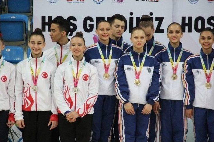 Şampiyon Jimnastikçi Ayşe Begüm Finalde G4