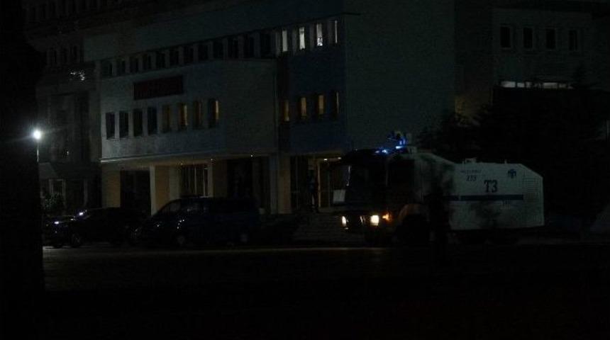 Trabzon Devletinin Ve Cumhurbaşkanının Yanında