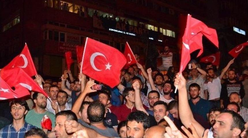 Askeri Darbe Girişimine Zonguldak&rsquo;tan Tepki