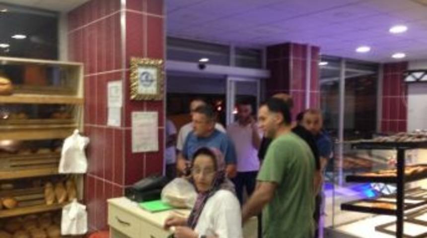 Darbe Oldu Sanan Giresunlular Fırın Ve Petrol İstasyonlarına Akın Etti