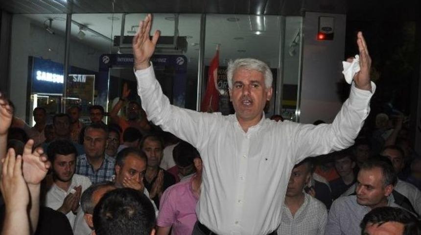 Bursalılar Askeri Kalkışmaya Karşı Sokakta