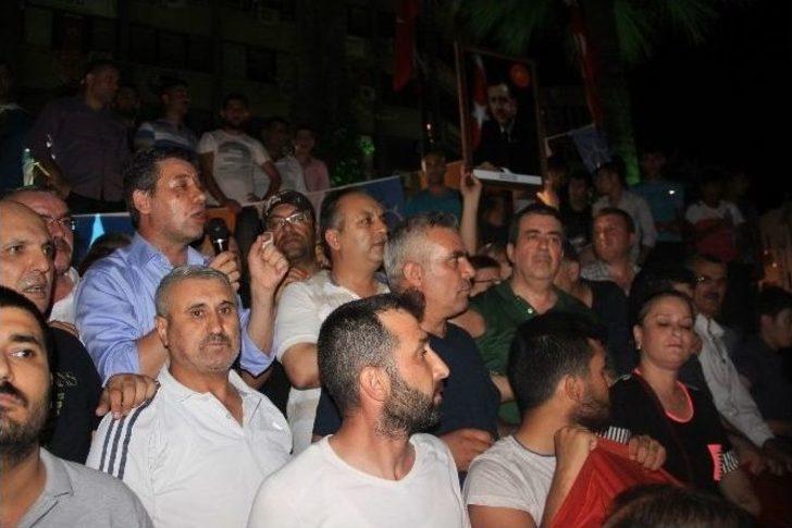 Edremit’te Binlerce Kişi Sokaklara İndi G1