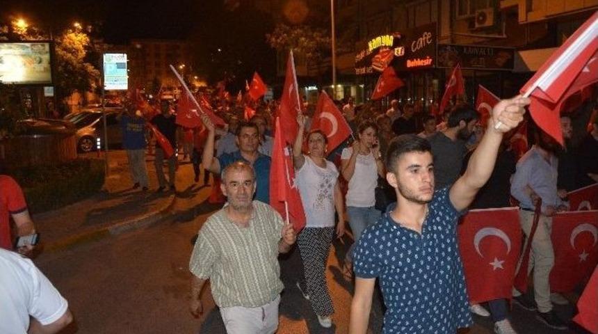 Balıkesir’de ’asker Kışlaya’ Sesleri
