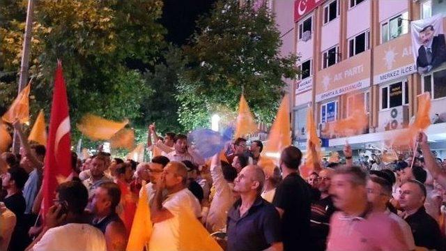 Isparta Halkı Sokağa Döküldü