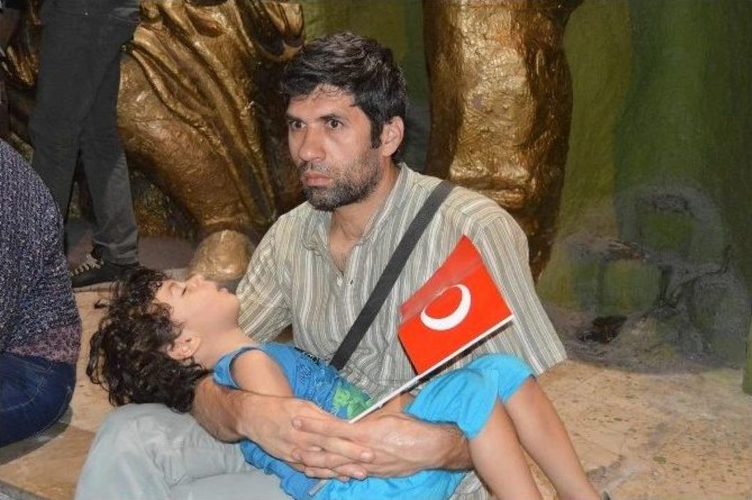 Turgutlulu Vatandaşlar Sokağa D&ouml;k&uuml;ld&uuml;