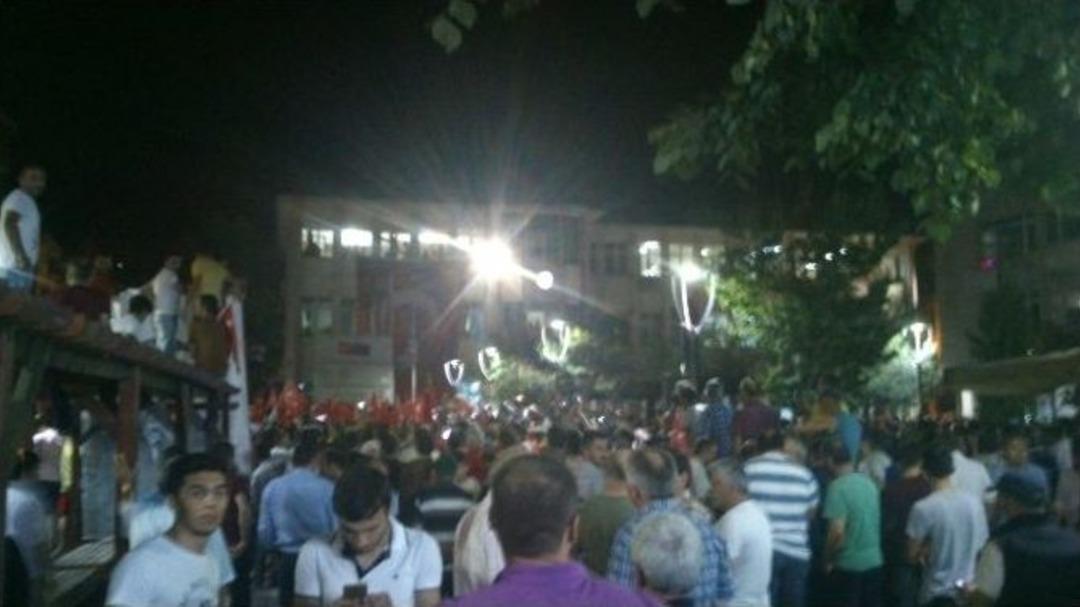 Darbe Girişimine Karşı Giresunlular Sokağa D&ouml;k&uuml;ld&uuml;