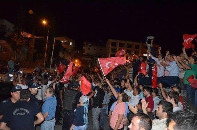 Darbe Girişimine Karşı Kilisliler Sokağa Döküldü