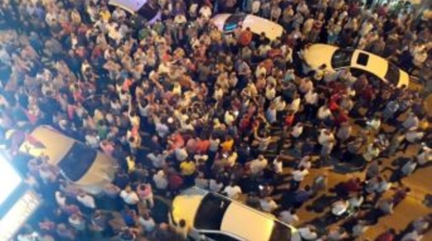 Nevşehir&rsquo;de Vatandaşlar Ak Parti İl Başkanlığına Akın Etti