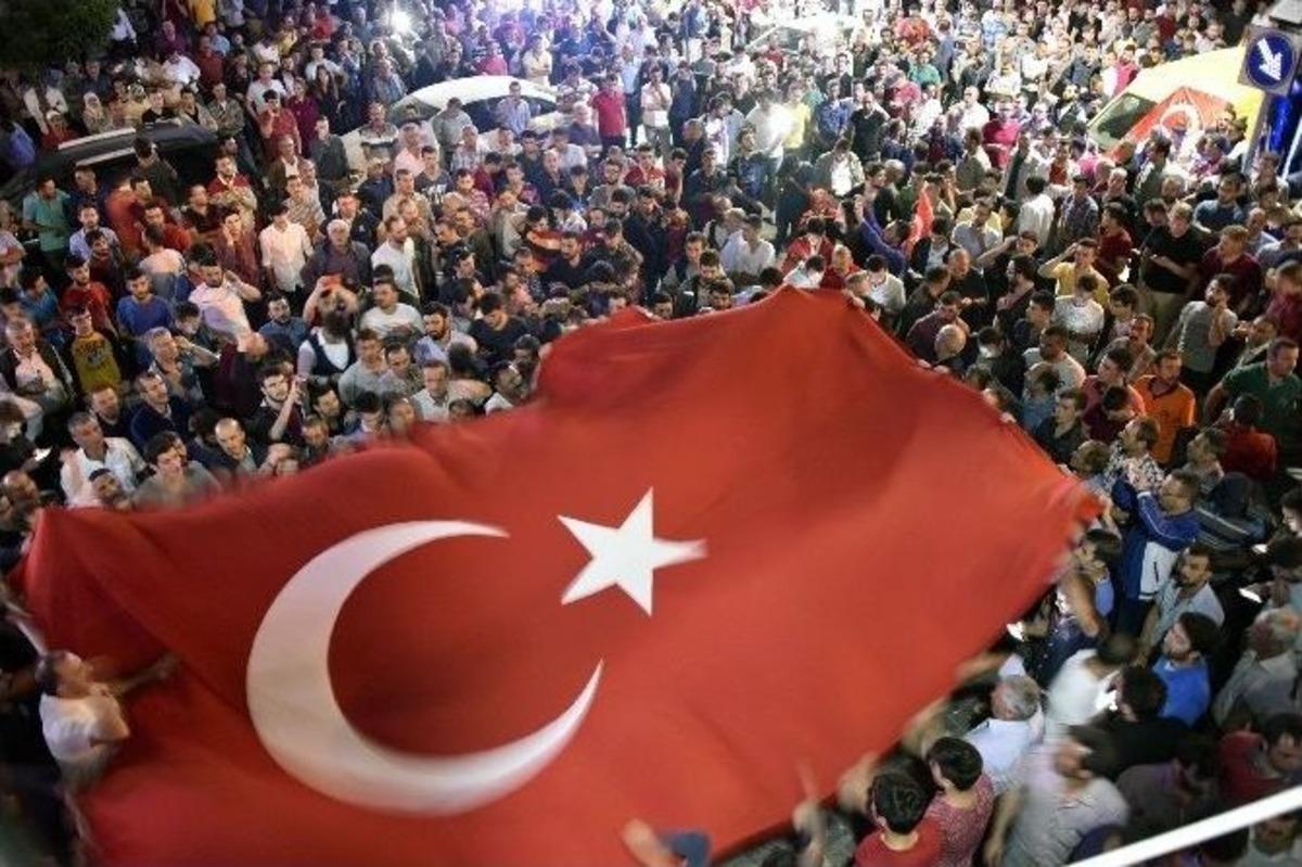 G&uuml;m&uuml;şhane "darbeye Hayır" Dedi