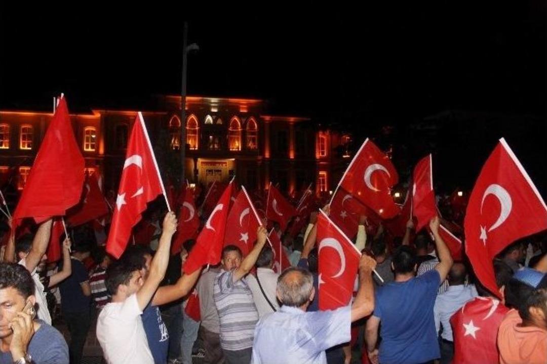 Tekirdağ Darbe Girişimine Karşı Sokağa D&ouml;k&uuml;ld&uuml;