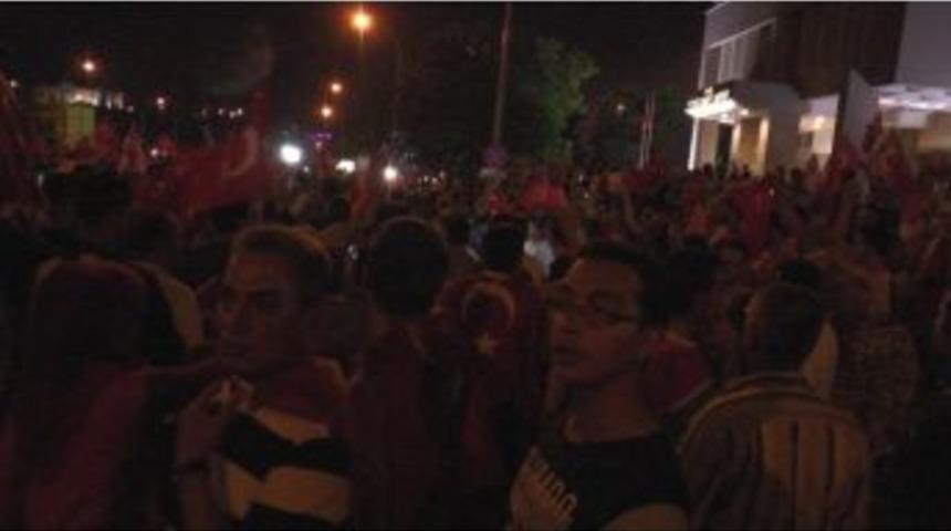 Gaziantep Valiliği &Ouml;n&uuml;nde Etten Duvar