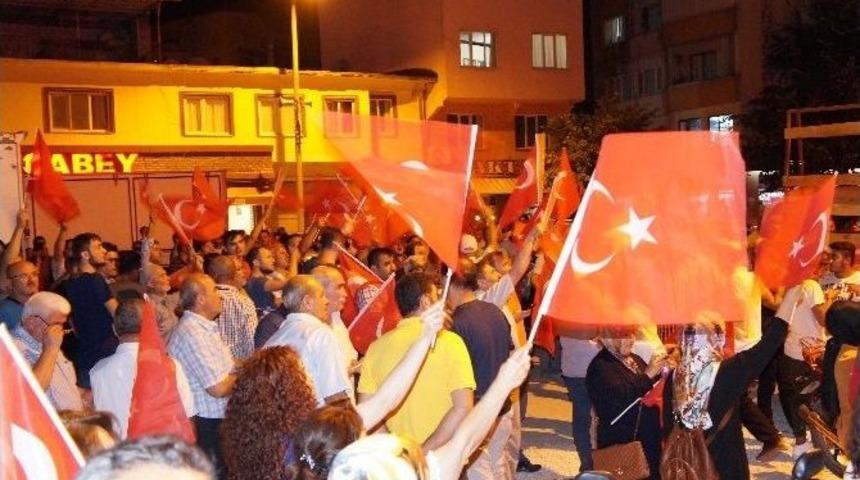 &Ccedil;anakkale Darbeye Karşı Ayakta