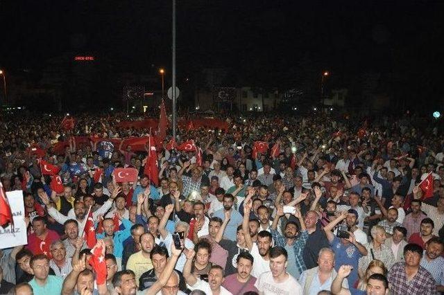 Bozüyüklüler Darbe Girişimine Karşı Sokaklara Döküldü